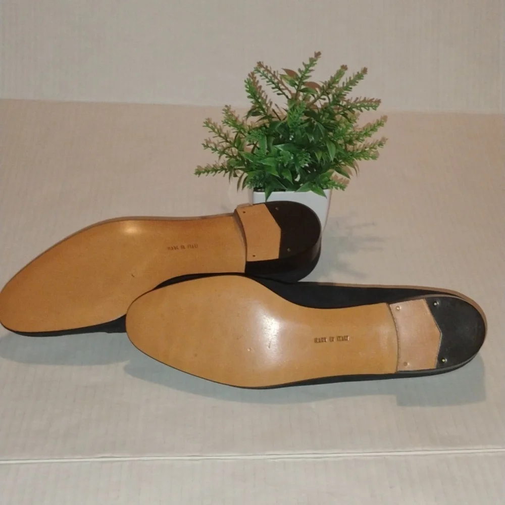 Salvatore Ferragamo Suede Loafers. Womens sz 8AA. Black & Gold Tone Hardware. - Picture 5 of 9